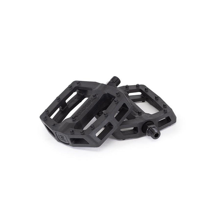 We The People Logic Platform Pedals Body: Nylon Spindle: Cr-Mo 9/16'' Black Pair