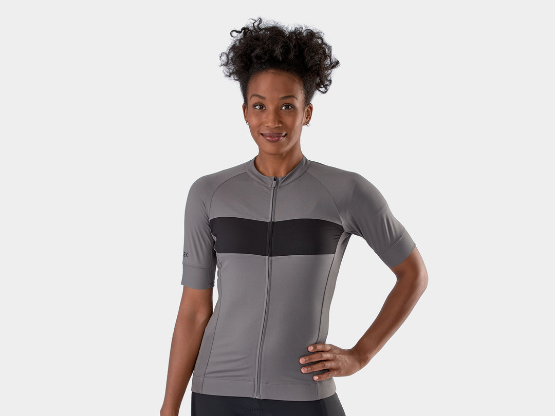 https://media.trekbikes.com/image/upload/CircuitWomensLTDJersey_34652_B_Primary.jpg